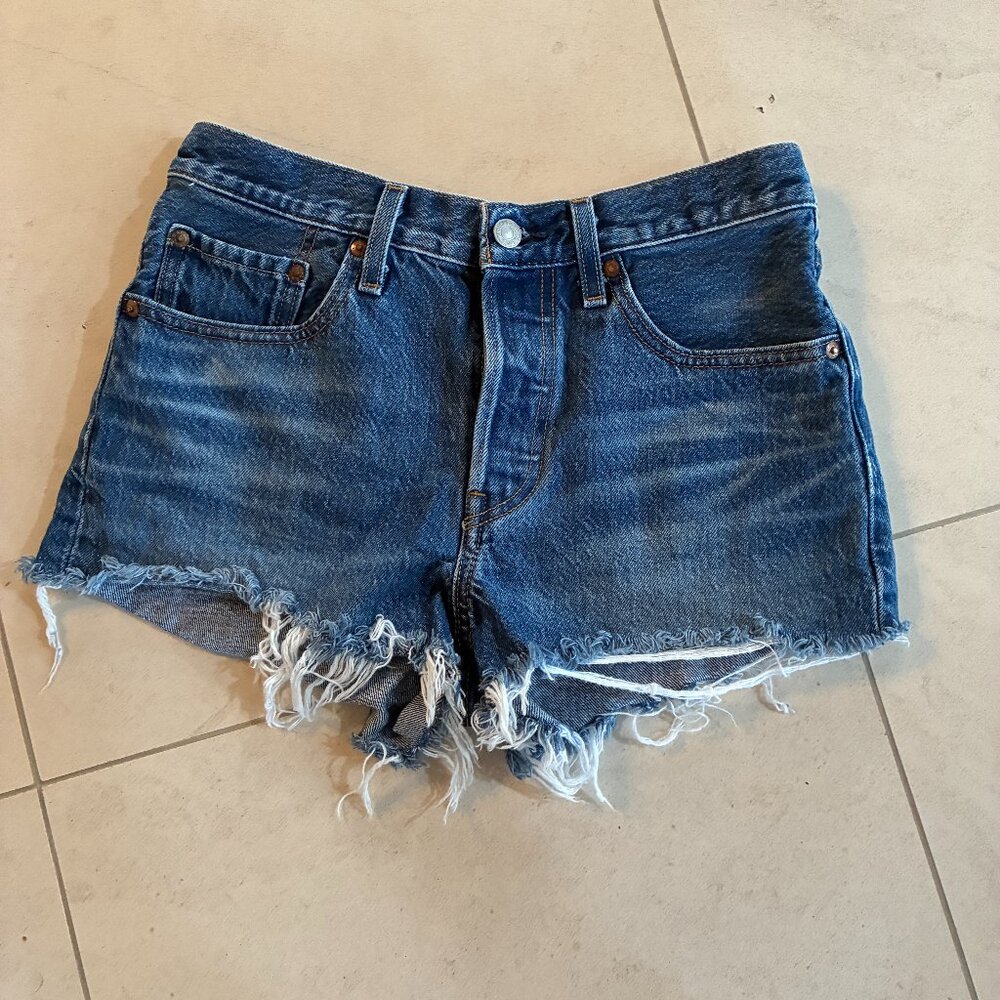 Levis 501 Shorts-dark wash, size W26